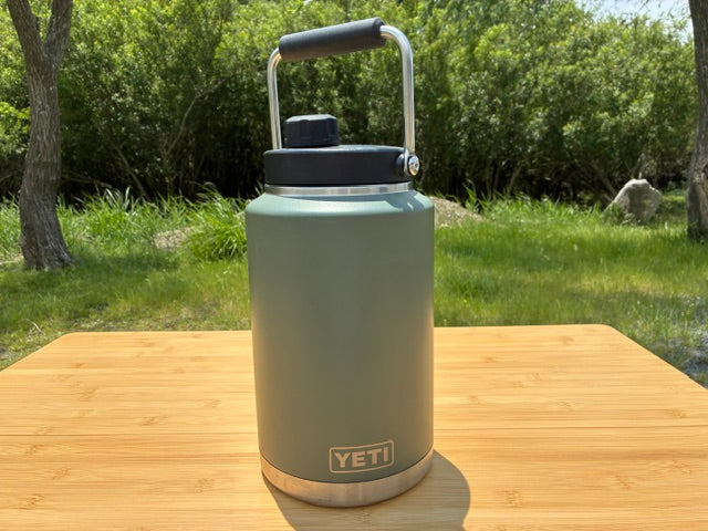 YETI ガロン (3.7 L) ジャグ